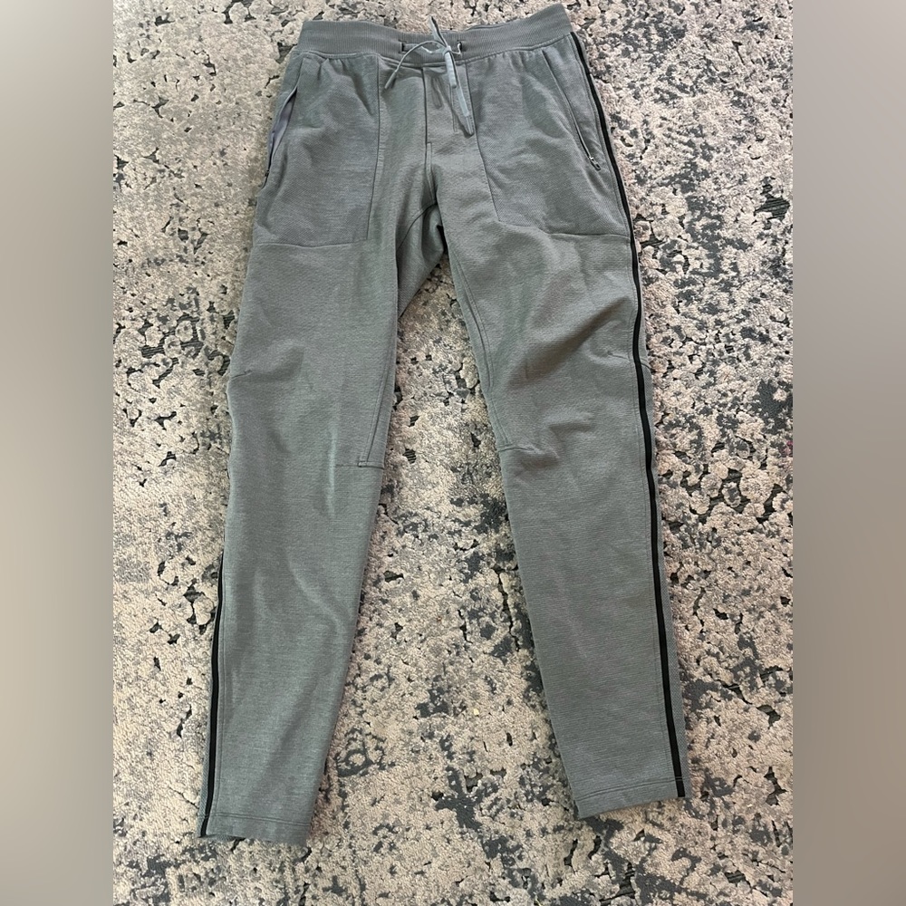 Lululemon Joggers size Medium